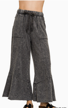 Load image into Gallery viewer, Exposed-seam Flare Hem Pants With Pockets