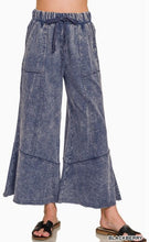 Load image into Gallery viewer, Exposed-seam Flare Hem Pants With Pockets