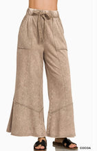 Load image into Gallery viewer, Exposed-seam Flare Hem Pants With Pockets