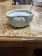 Load image into Gallery viewer, Oxford Heart Candle 7 Ounce
