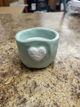 Load image into Gallery viewer, Oxford Heart Candles 4 Oz
