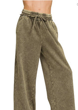 Load image into Gallery viewer, Acid Wash Fleece Palazzo Pant With Pockets
