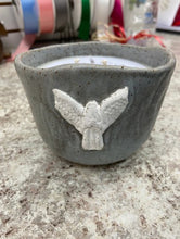 Load image into Gallery viewer, Oxford Pottery Candle 14 ounce
