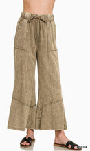 Load image into Gallery viewer, Exposed-seam Flare Hem Pants With Pockets
