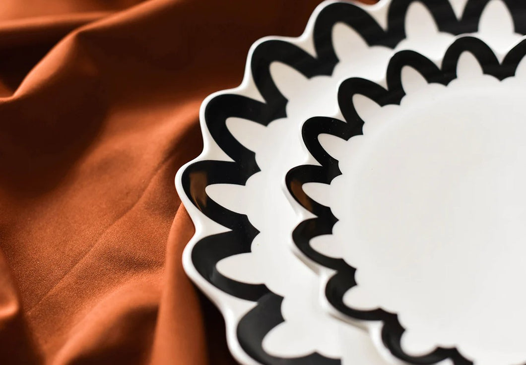 Black Arabesque Trim Scallop Dinner Plate