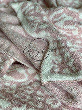 Load image into Gallery viewer, Luxe Blanket - Pink Leopard
