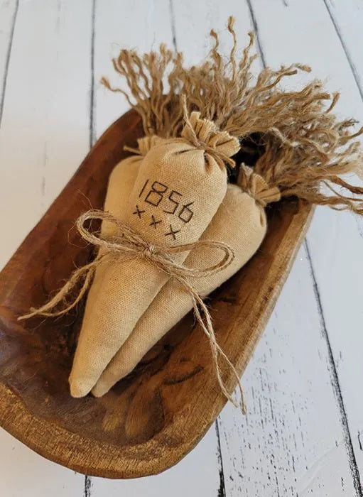 PRIMITIVE COFFEE STAINED 1856 CARROTS SET OF 3